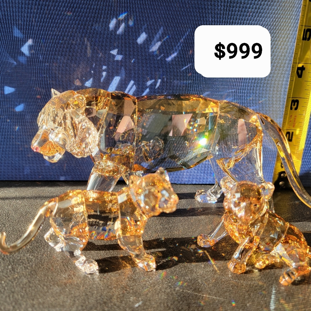 Swarovski scs Tiger Family